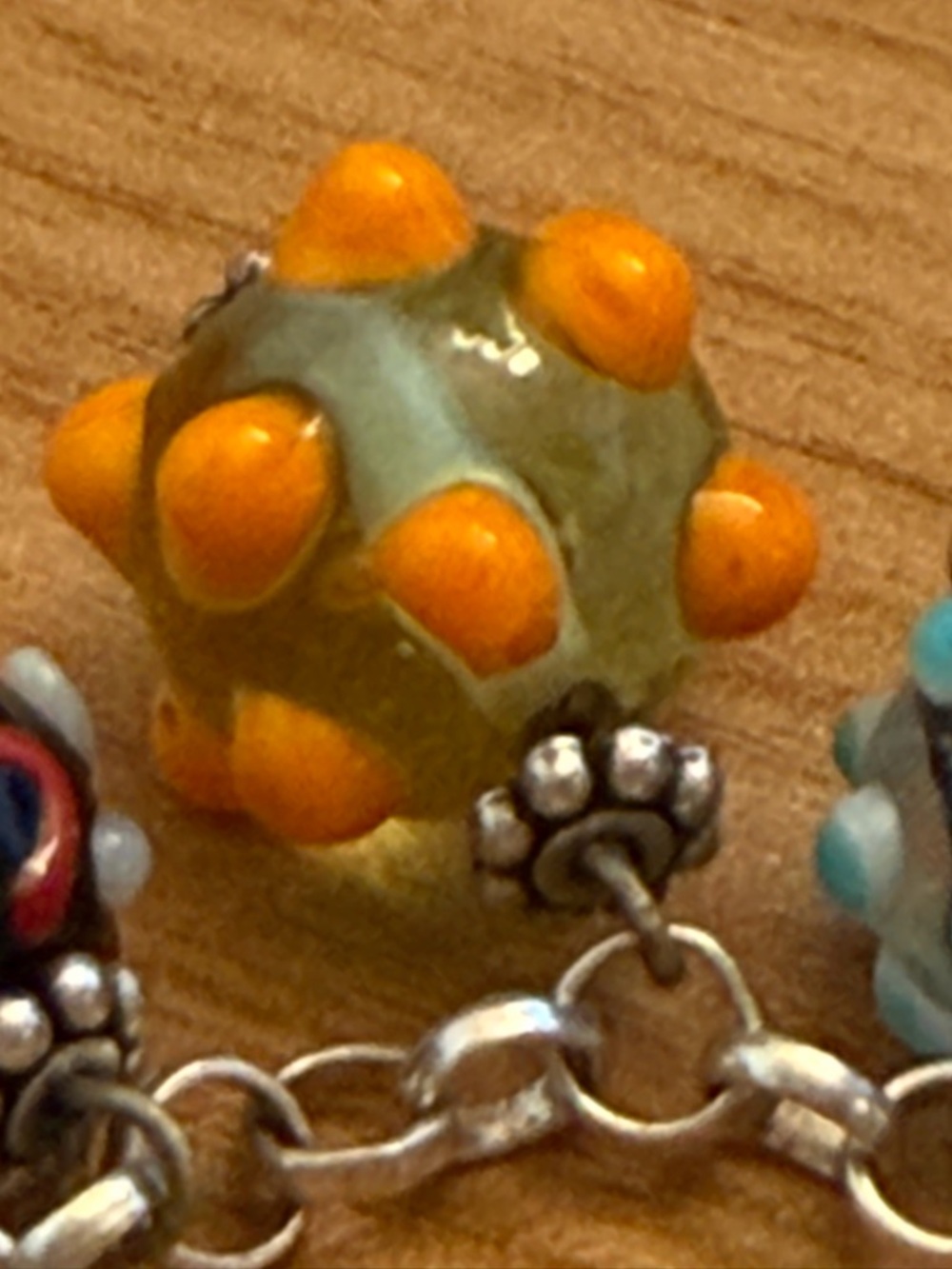 Amazing sterling silver art glass charm bracelet - Picture 7 of 12